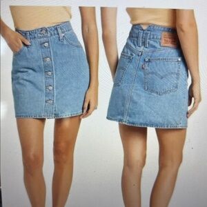 NWT Levi’s Button Front Notch Back A-Line Denim Mini Skirt Size 25 Red Tag